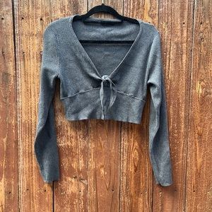 Grey longsleeve crop top